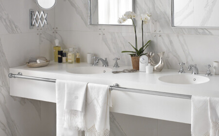 design handwaschbecken badezimmer weiss marmor doppelwaschtisch