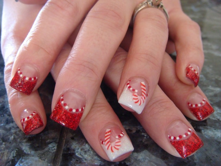 french nails für weihnachten gelnägel weihnachtsnägel zuckerstange motiv rot weiß
