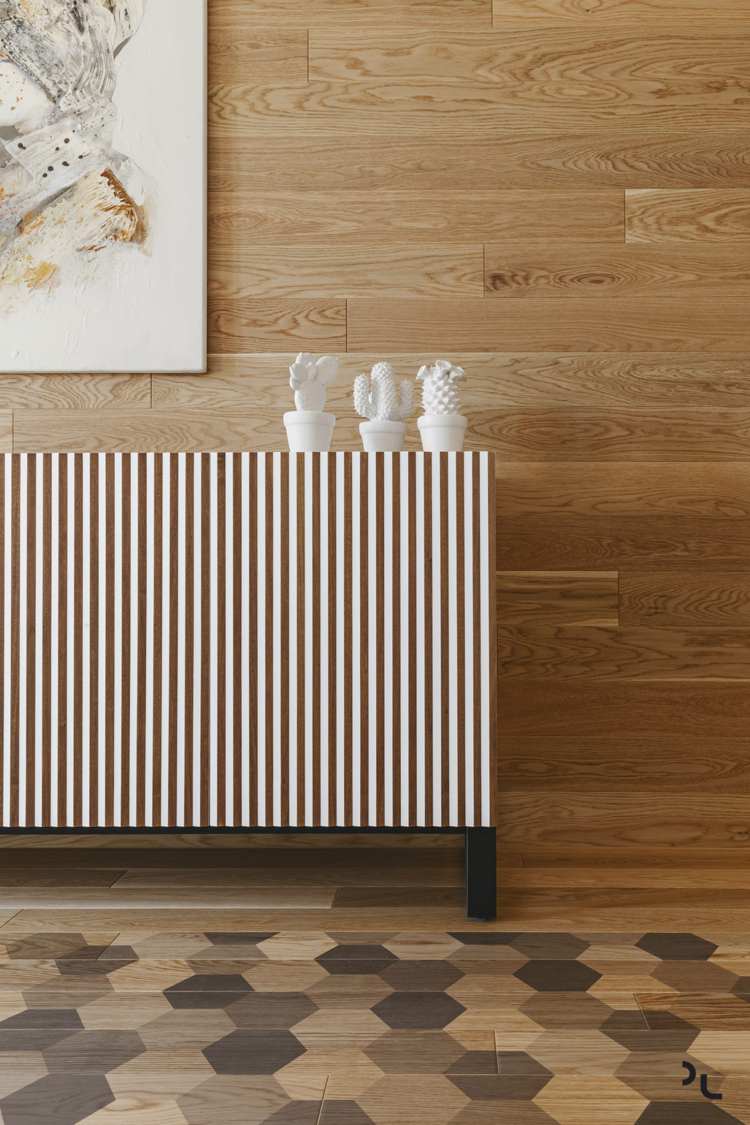 holz modern wohnzimmer detail sideboard wandverkleidung holzboden motiv