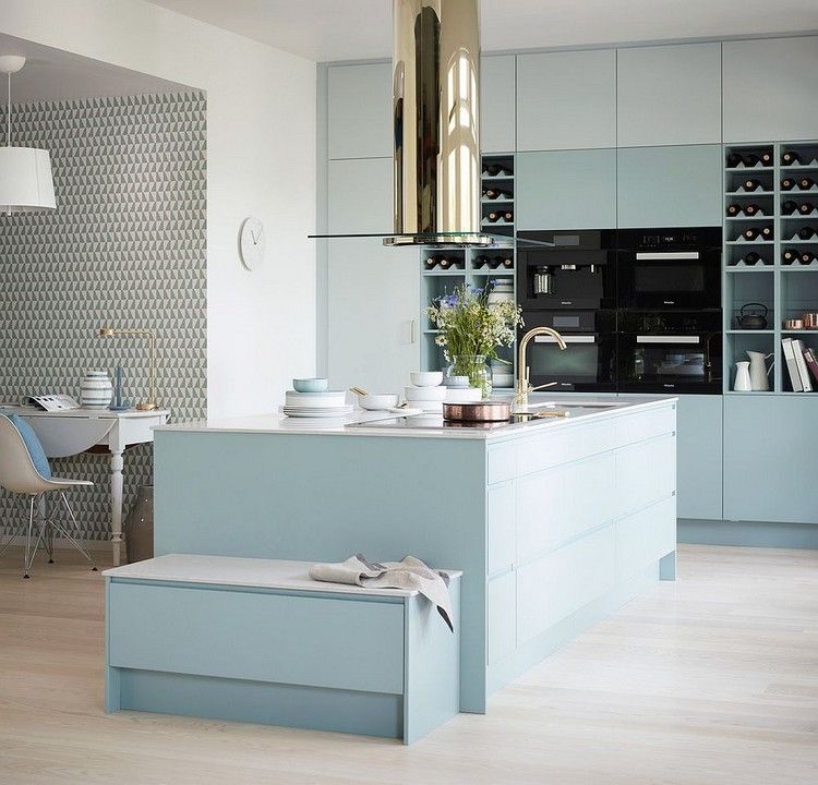 küche pastellfarben blau küchenoberschränke zweierreihen grifflos