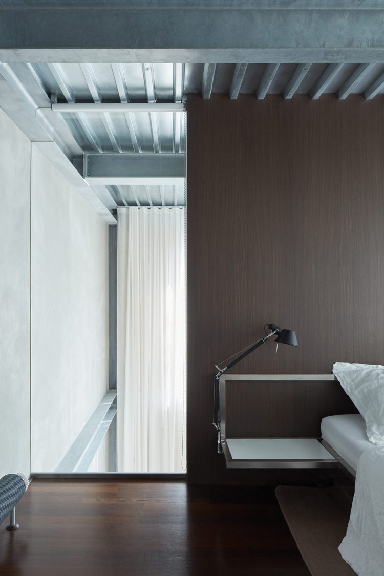 minimalistische einrichtung beton holz schlafzimmer nachttisch