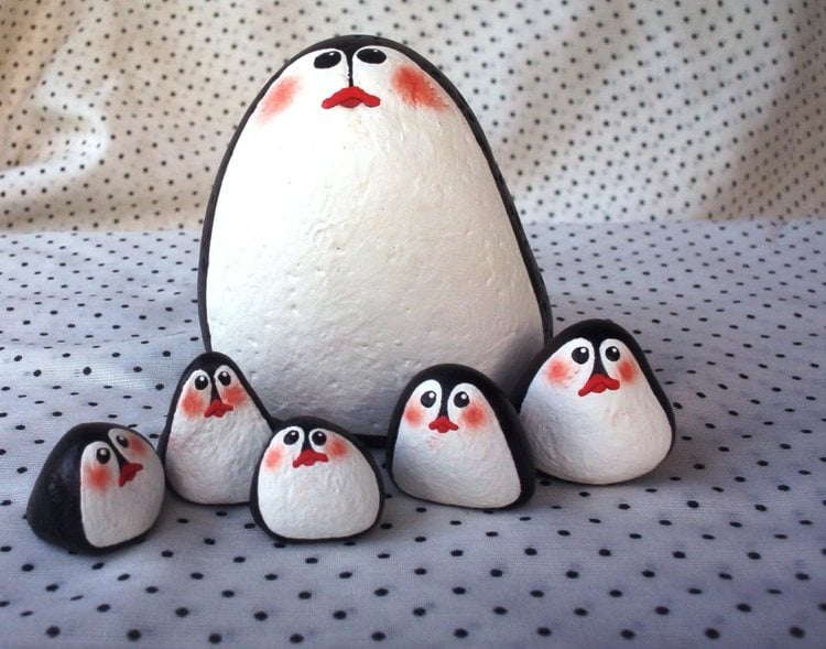 steine weihnachtlich bemalen pinguins farbe ideen
