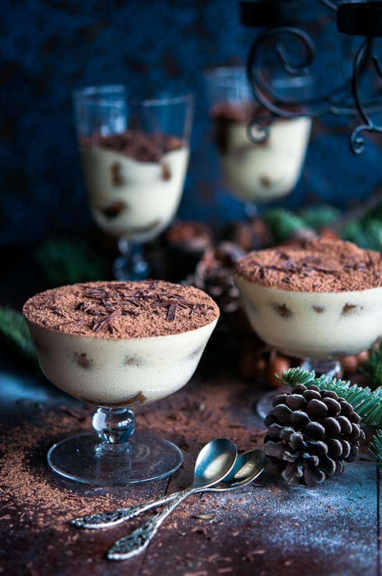 tiramisu dessert im glas anrichten weihnachten
