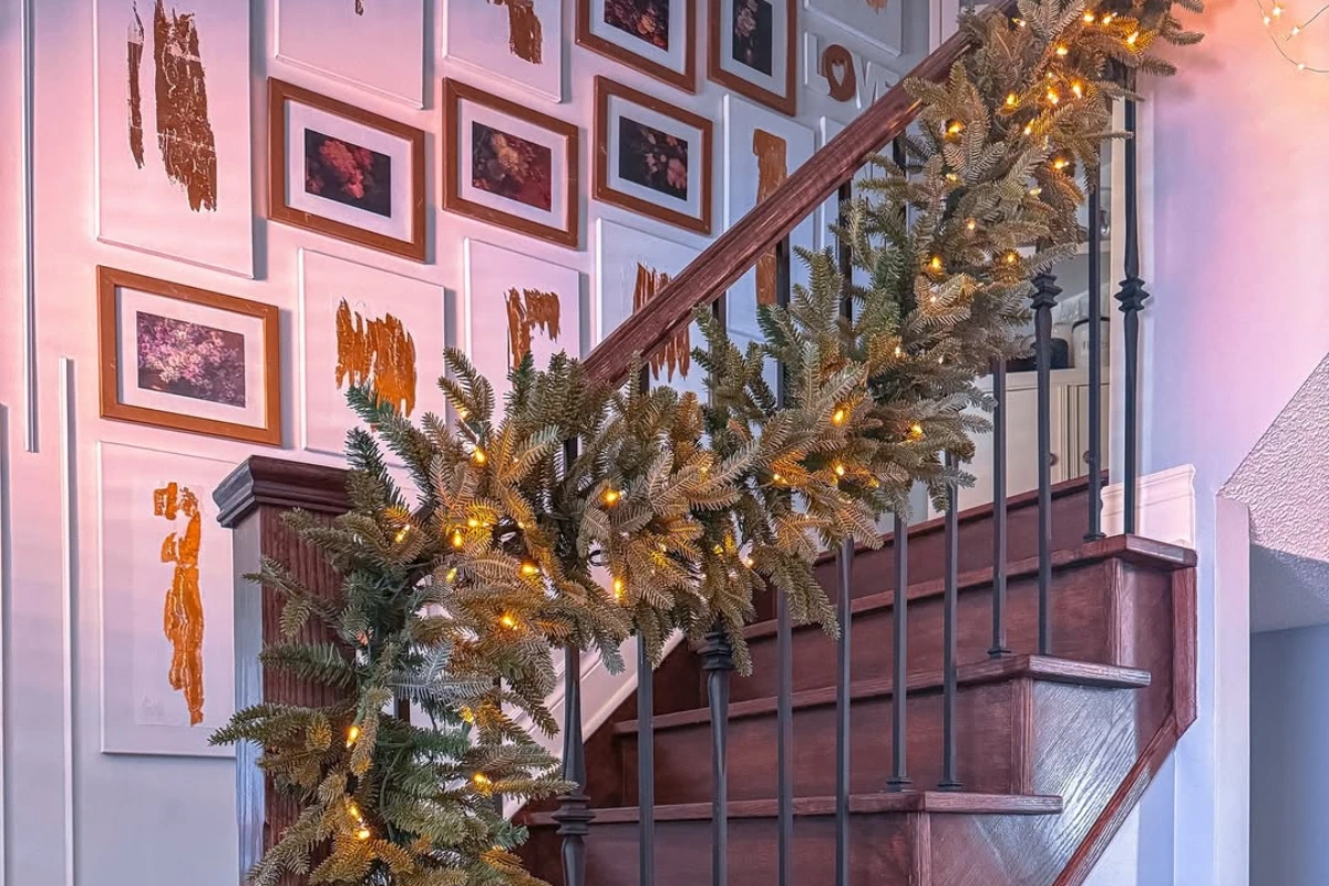 treppengeländer weihnachtlich dekorieren verschiedene kreative ideen