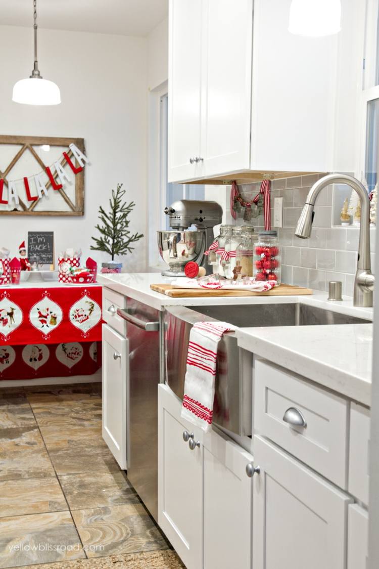 weihnachtlich Küche dekorieren textilien rot weiß geschirrtuch idee