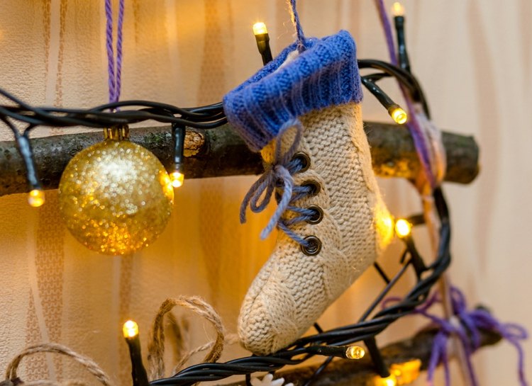 weihnachtsbaum holz deko ornamente basteln