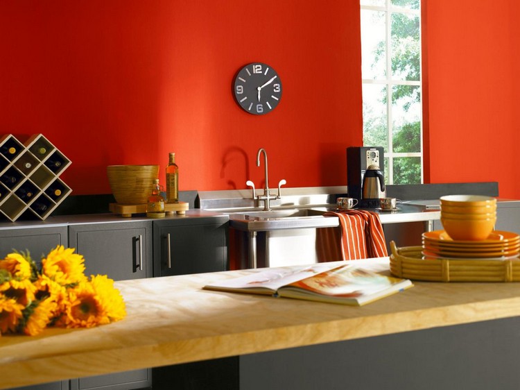 wohnung neu gestalten farbe küche rote wände streichen