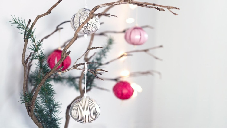 Zweige Dekoration zu Weihnachten umweltfreundlich weihnachtskugel papier