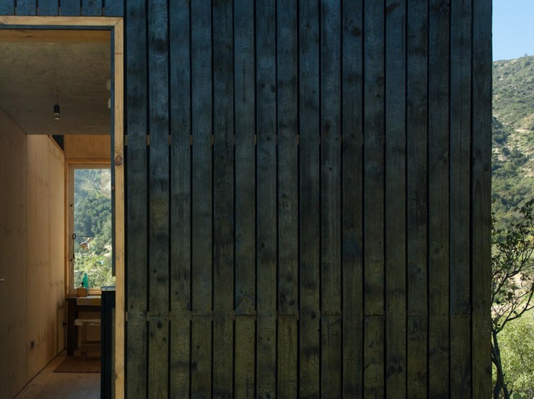 Ankohlen von Holz japanische Brenntechnik Fassade