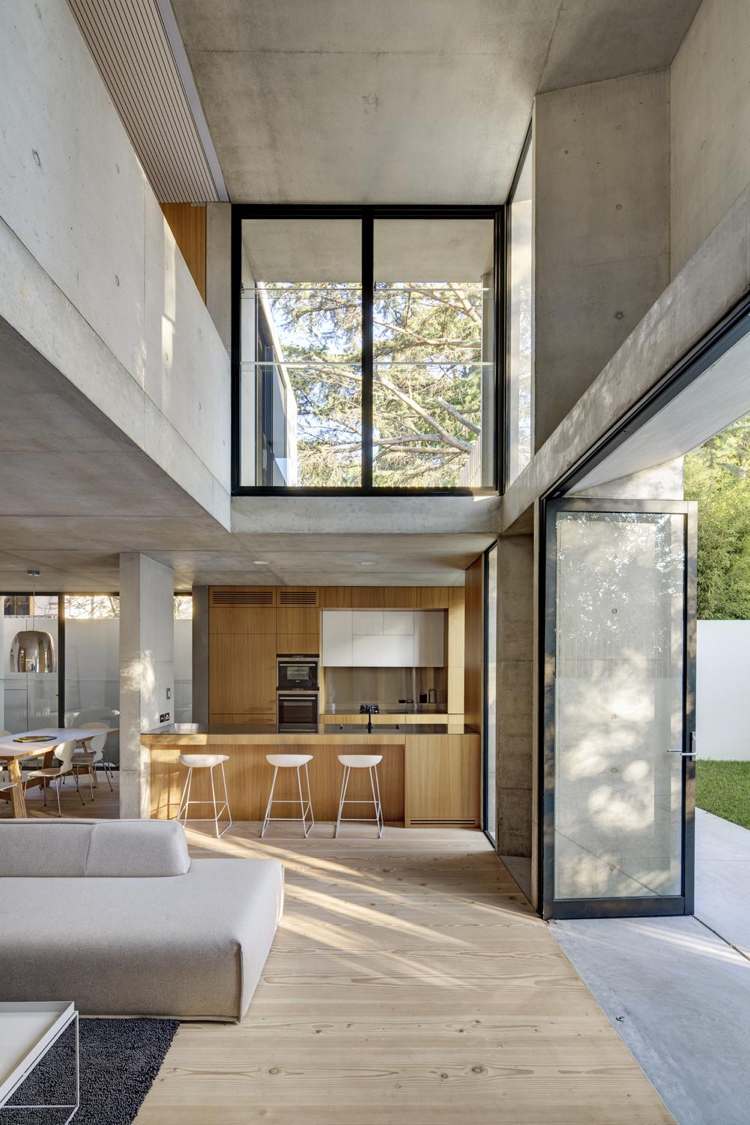 beton holz hauseingang offene küche wohnzimmer