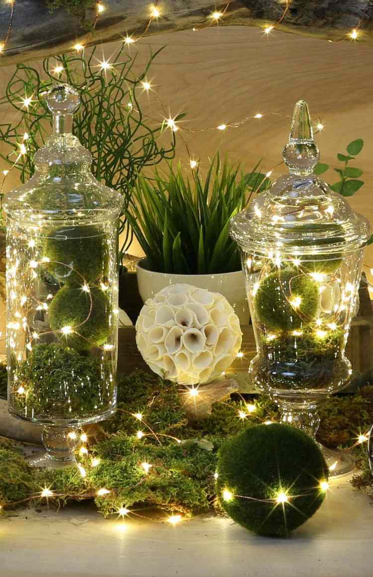 glasglocke weihnachtlich dekorieren mooskugeln lichteketten blumen tischdeko