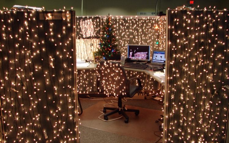ideen weihnachtsdeko büro arbeitsplatz lichter lichterketten beleuchtung