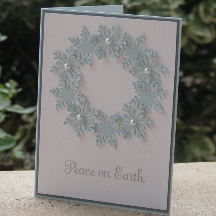 schneeflocken ausstanzer perlen kranz weihnachtskarten selber basteln
