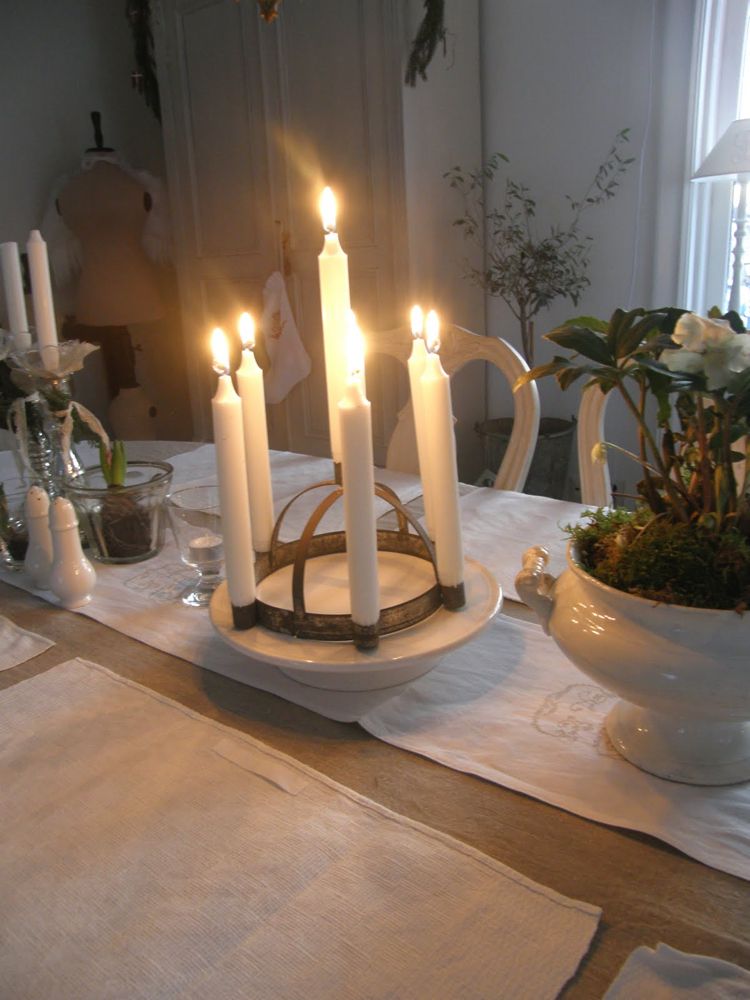 vintage weihnachten nostalgie minimalistisch skandinavisch adventskranz kerzen