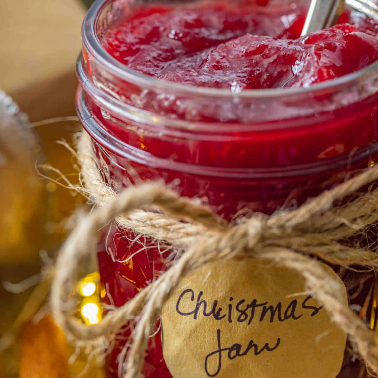 weihnachtsmarmelade im glas, elegant verpackt