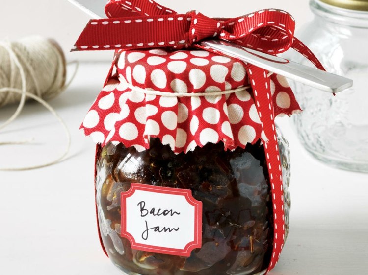 winterfarben schleife geschenk verpacken marmeladengläser dekorieren