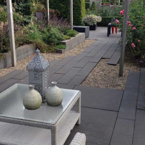 Garten mit Stein und Kies gestalten modern romantisch Splitt