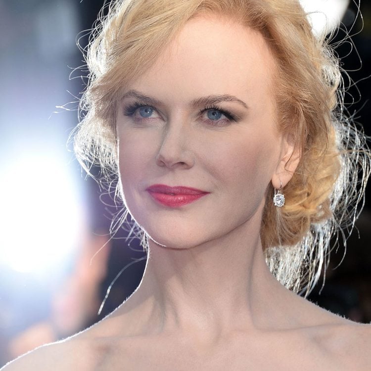 Schlupflider schminken ab 40 Nicole Kidman grau