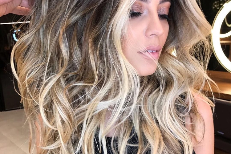 gestufte haare dünes feines haar struktur verleihen