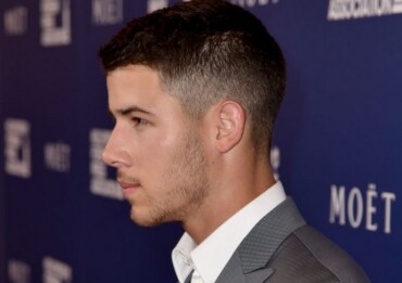 promi frisuren nick jonas kurzhaarschnitt übergang