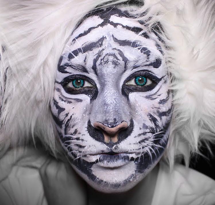 weißer tiger gesicht schminken grüne augenlinsen