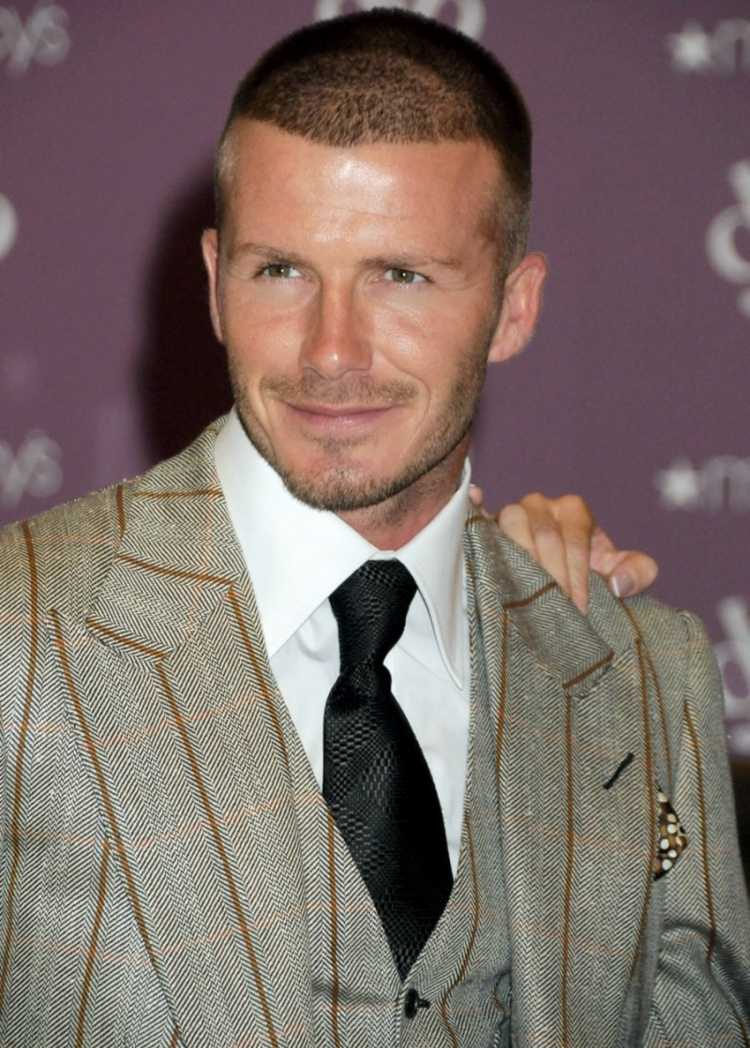 David Beckham haarschnitt militärfrisur längeres deckhaar nacken seiten kurz