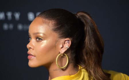 Rihanna goldenes Puder Highlighter Fenty Beauty Killawatt