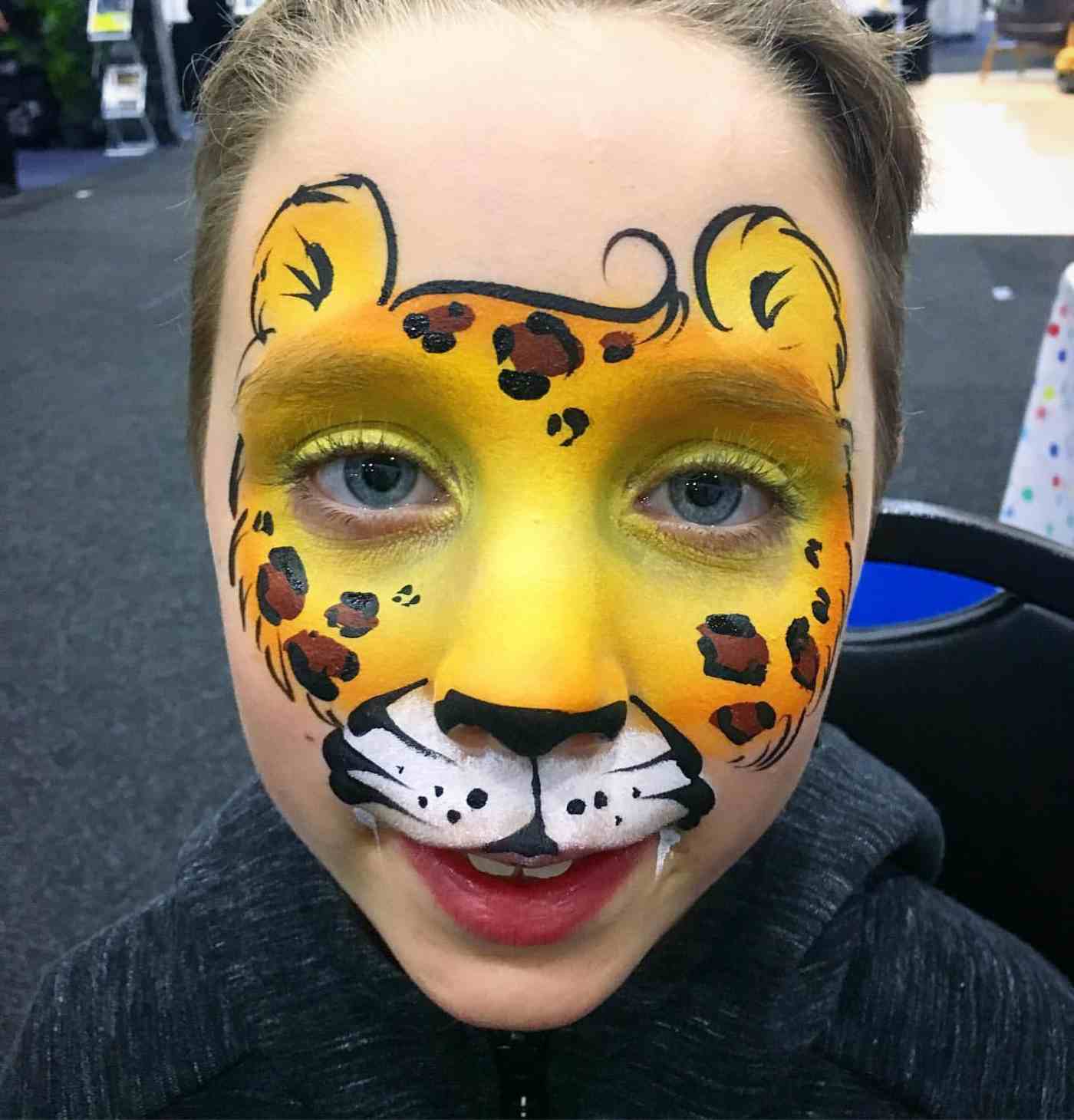 Schminkideen für Kinder zum Halloween Gepard schminken Junge
