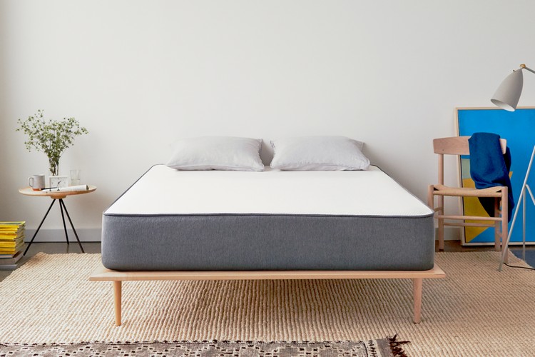 besser schlafen Tipps Schlafzimmer Einrichtung Bett richtige Matratze