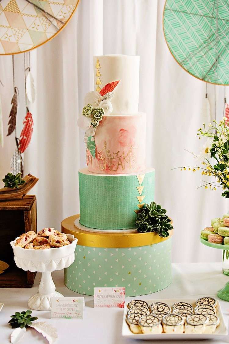 boho babyparty geschenke torte dekoration pastell farben