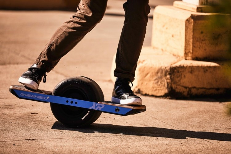elektro skateboard onewheel plus xr innovativ akkubetrieben