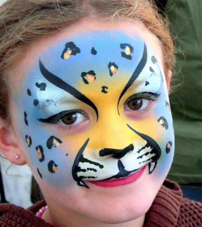 gepard schminken Ideen für nicht gruseliges Halloween Makeup für Kinder