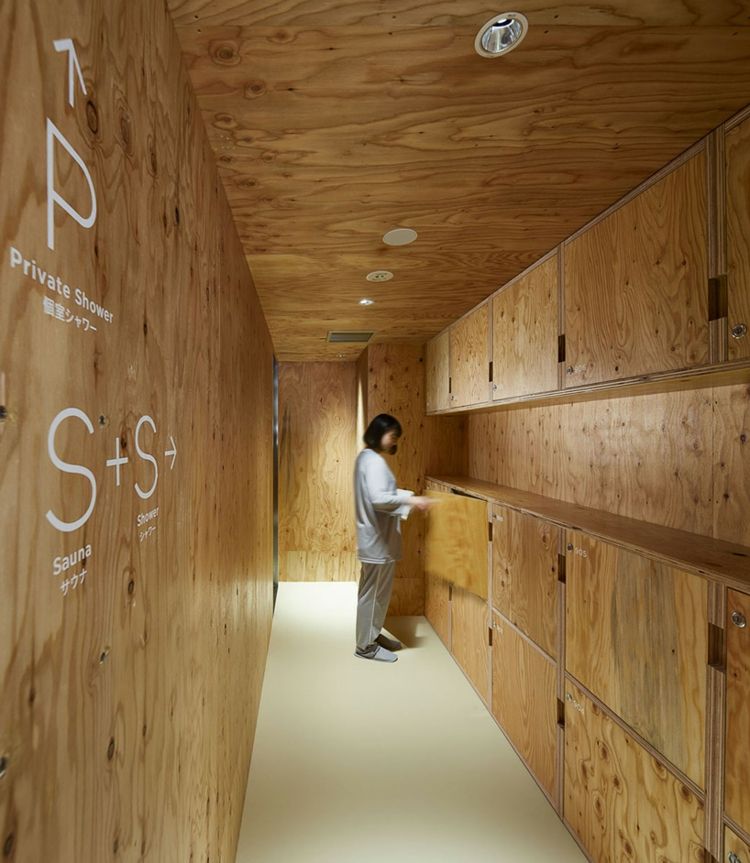 kapselhotel in japan aufbewahrung stauraum schränke