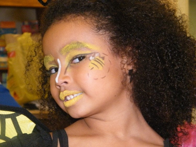 karneval biene schminken kind gesichtsbemalung einfach