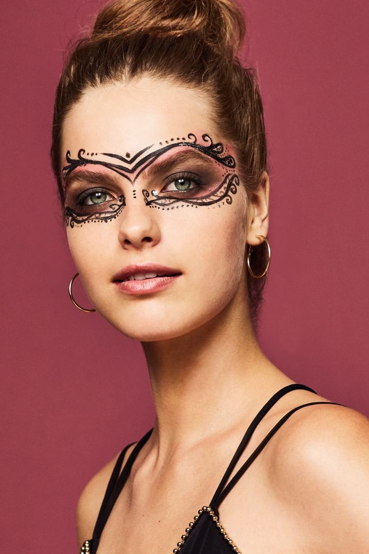 karneval maske schminken make-up eyeliner spitze anleitung