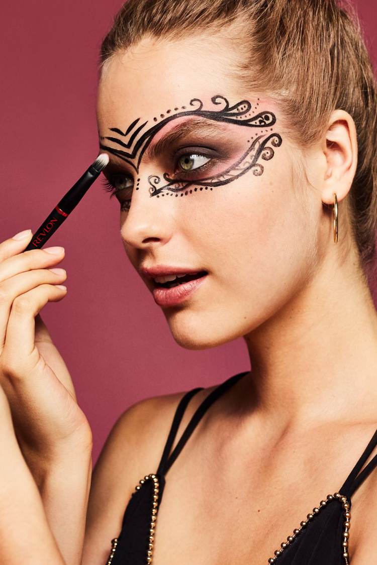 karneval maske schminken make-up spitze effekt eyeliner anleitung