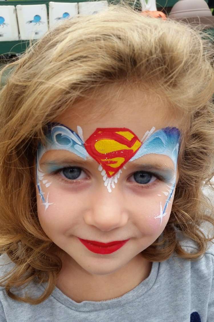 kinder schminken fasching mädchen superheldin supergirl