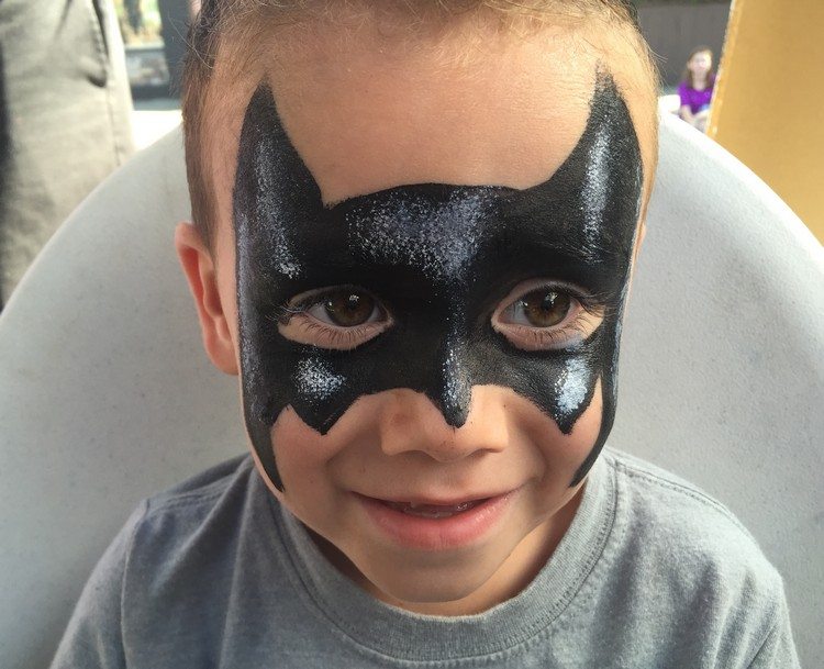 kinderschminken ideen superhelden batman maske einfach