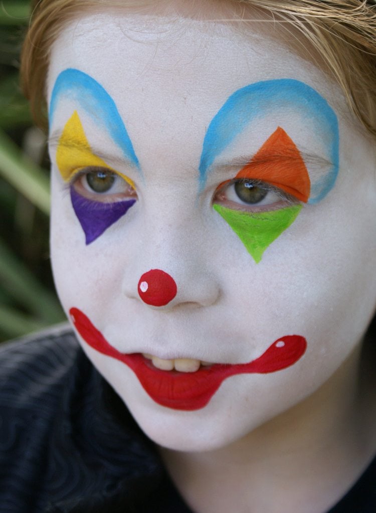 kinderschminken jungen motive clown farbe weiss