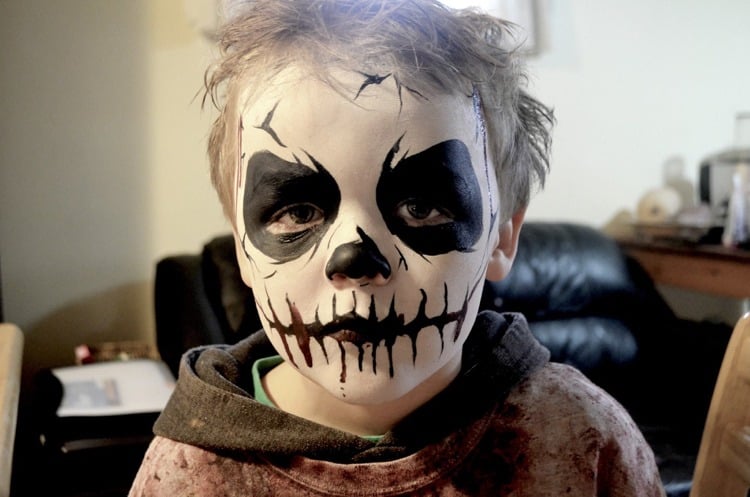 kinderschminken jungen motive totenkopf zombie