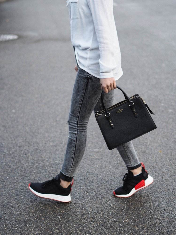 Adidas Sneaker NMD Kollektion schwarz graue Jeans