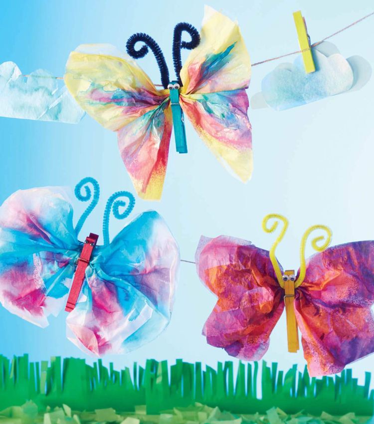 Basteln mit Seidenpapier Schmetterlinge Wäscheklammern Pfeifenreiniger