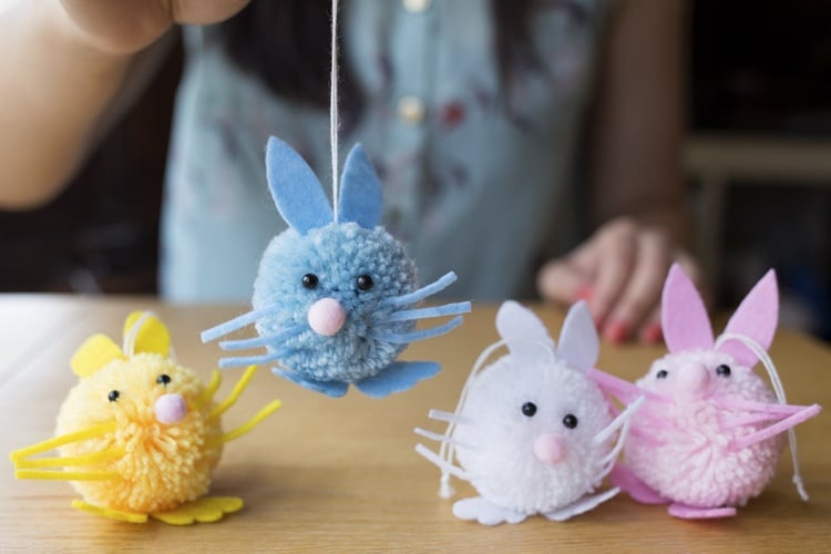 Basteln mit Wolle zu Ostern Hasen Küken mit Kindern