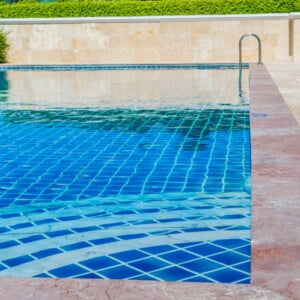 Swimming Pool Pflege Tipps Wasser reinigen
