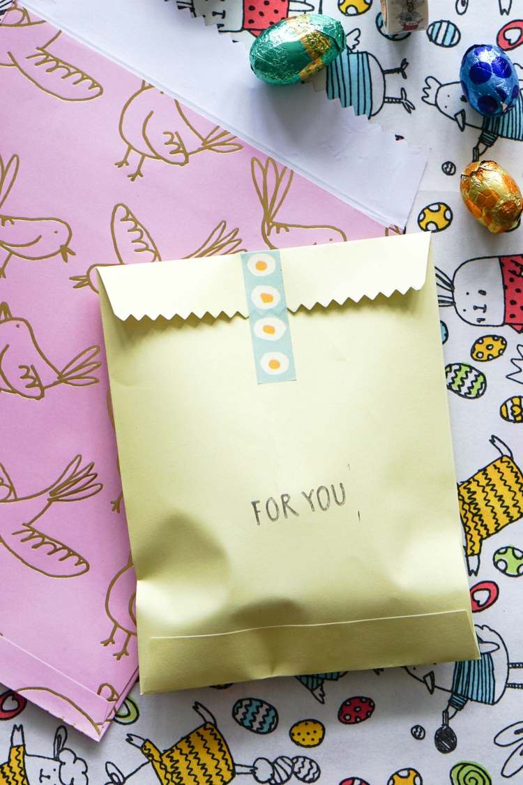 aufkleber washi tape papiertüte schokoeier kleine geschenke zu ostern mitgebsel