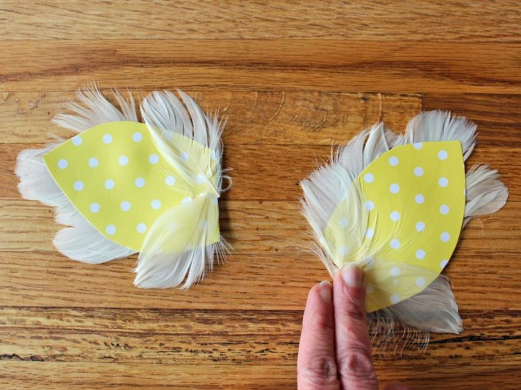 flügel aus federn papier gepunktet diy basteln für ostern vorlagen