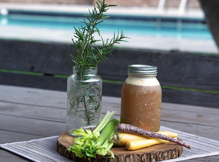 knochenbrühe heilmittel knochen gewürze gemüse