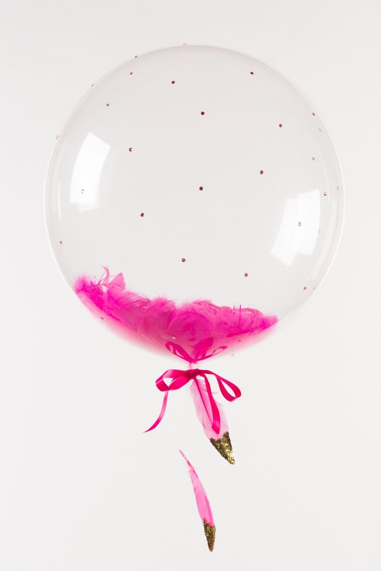 luftballon füllen pinke federn originelle partydeko