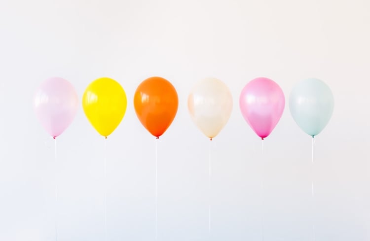 mit luftballons basteln osterdeko gute laune frühling dekorieren ideen