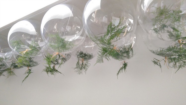 luftballons kristallklar gefüllt mit natürlichem grün